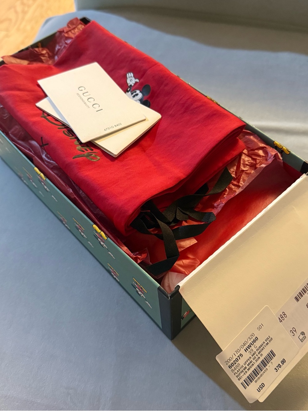 Disney x Gucci Women’s Mickey Print Brown Slide Sandals - Picture 8 of 8